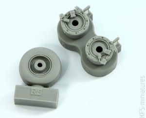 1/48 Su-27 wheels - Eduard