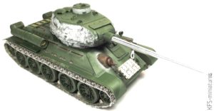 1/35 T-34-85 with Soviet Tank Riders ICM-Budowa