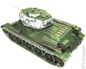 1/35 T-34-85 with Soviet Tank Riders ICM-Budowa