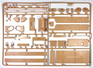 1/35 M4A3 76W HVSS Sherman - Korean War - RFM