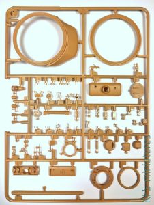 1/35 M4A3 76W HVSS Sherman - Korean War - RFM