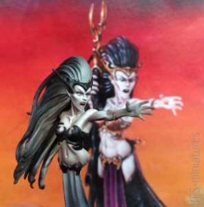 28mm Dark Elf Supreme Sorceress - Games Workshop