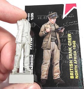 1/35 British Tank Crewman Eating - MIG Productions