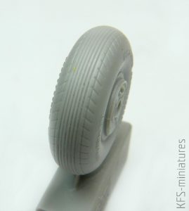 1/72 Pe-2 wheels - Eduard