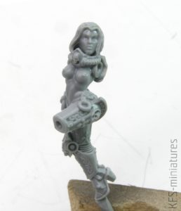 28mm SISTER SAINT CELESTIA (PIN-UP) - Grim Skull