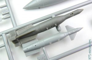 1/72 CPU-123 Paveway II - Eduard