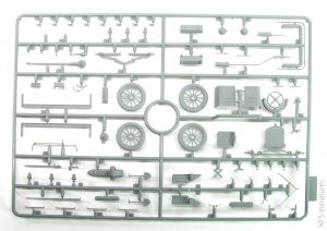 1/35 Model T 1917 LCP with Vickers MG - ICM