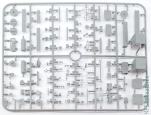 1/35 Ward Lafrance - Model 1000 - Series 2 - Thunder Model 1/35 Ward Lafrance - Model 1000 - Series 2 - Thunder Model