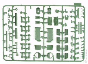 1/35 T-34-85 with Soviet Tank Riders - ICM