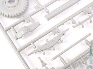 1/35 Ward Lafrance - Model 1000 - Series 2 - Thunder Model 1/35 Ward Lafrance - Model 1000 - Series 2 - Thunder Model