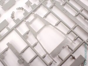 1/35 Ward Lafrance - Model 1000 - Series 2 - Thunder Model 1/35 Ward Lafrance - Model 1000 - Series 2 - Thunder Model