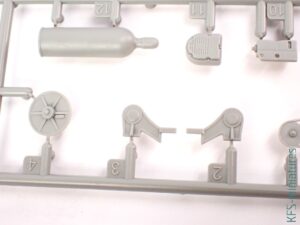 1/35 Ward Lafrance - Model 1000 - Series 2 - Thunder Model 1/35 Ward Lafrance - Model 1000 - Series 2 - Thunder Model