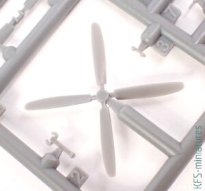 1/144 Airliner ATR-42-300 - X-Scale