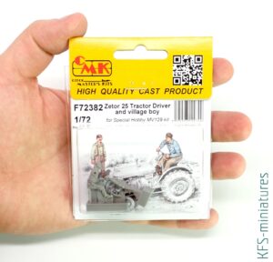 1/72 Zetor 25 Tractor Driver and village boy - CMK