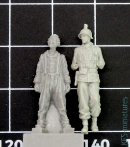 1/72 Zetor 25 Tractor Driver and village boy - CMK