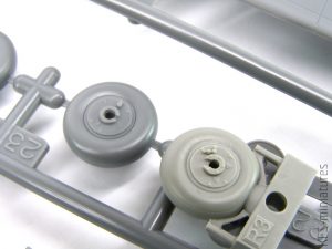 1/48 Ki-61-Id wheels - Eduard