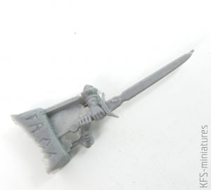 28mm Greatsword Girl - Brother Vinni