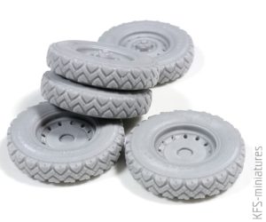 1/35 Land Rover  Defender road wheels (Good Year) - Panzer Art